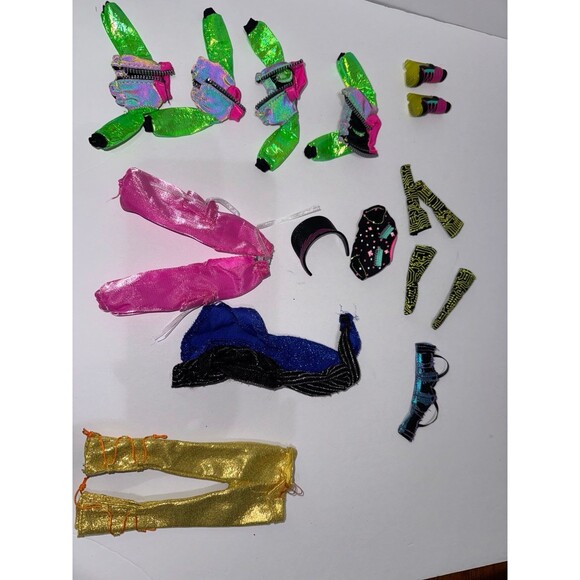 LOL clothing bundle - Picture 1 of 5